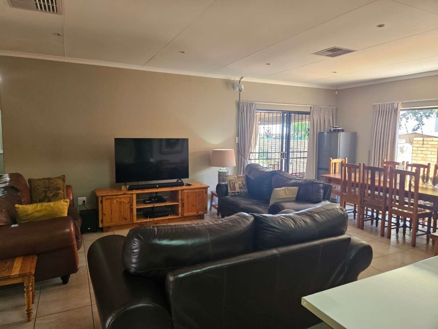 3 Bedroom Property for Sale in Hillcrest Northern Cape